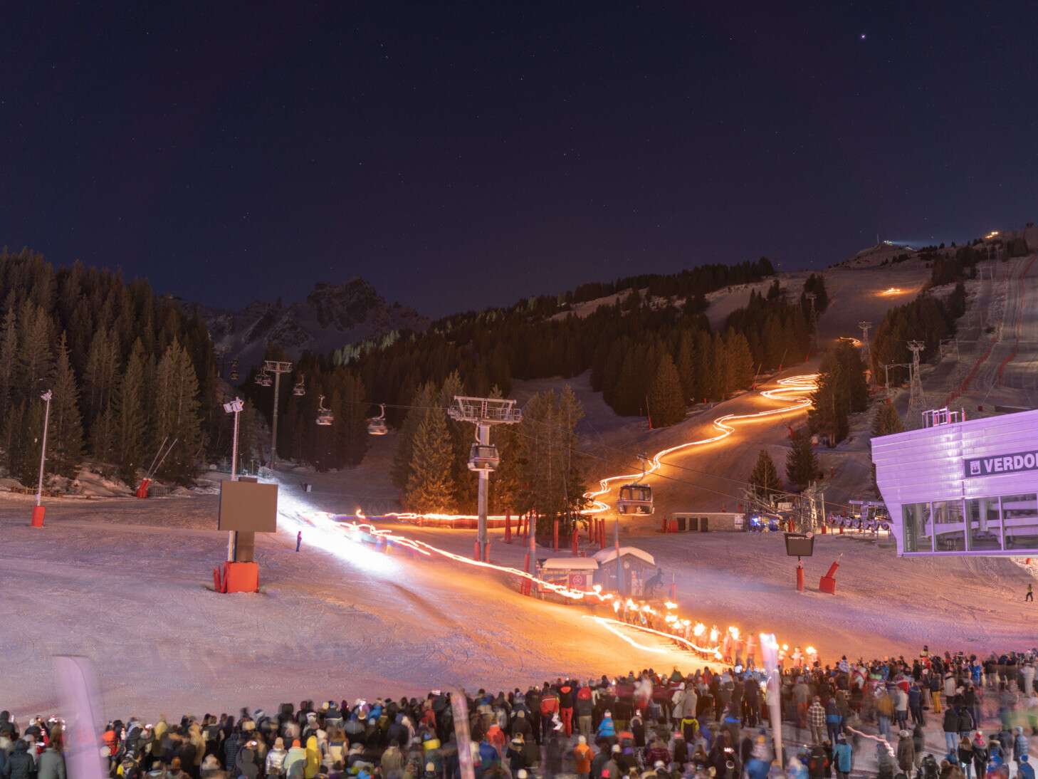 Descente aux flambeaux avec des moniteurs de ski de Courchevel