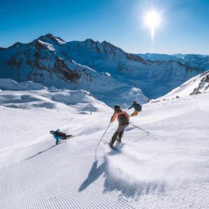 Skier seul sur des pistes | Pinnacle Experiences